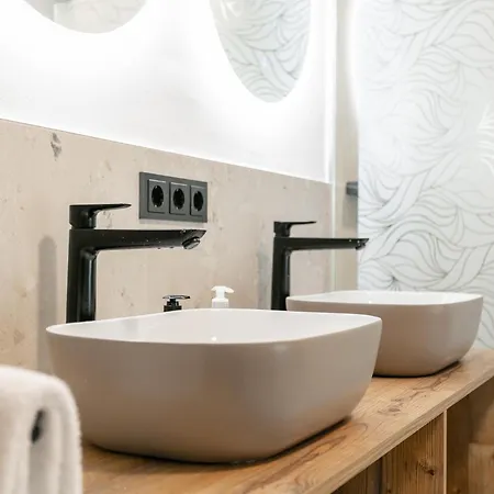 Hopfgarten Alpin Living 6 *